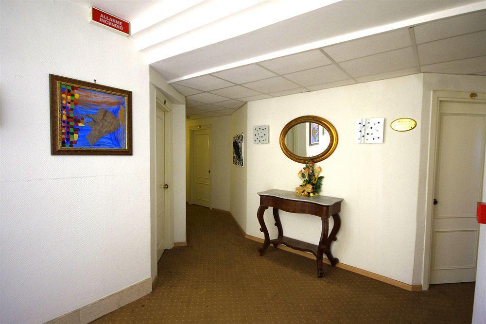 Hotel Clinton Casoria Eksteriør bilde
