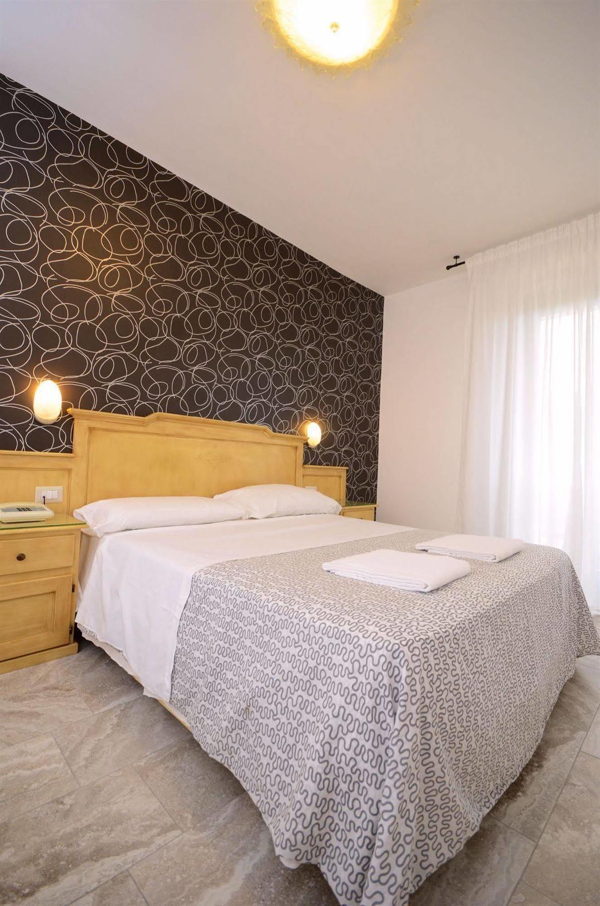Hotel Clinton Casoria Eksteriør bilde