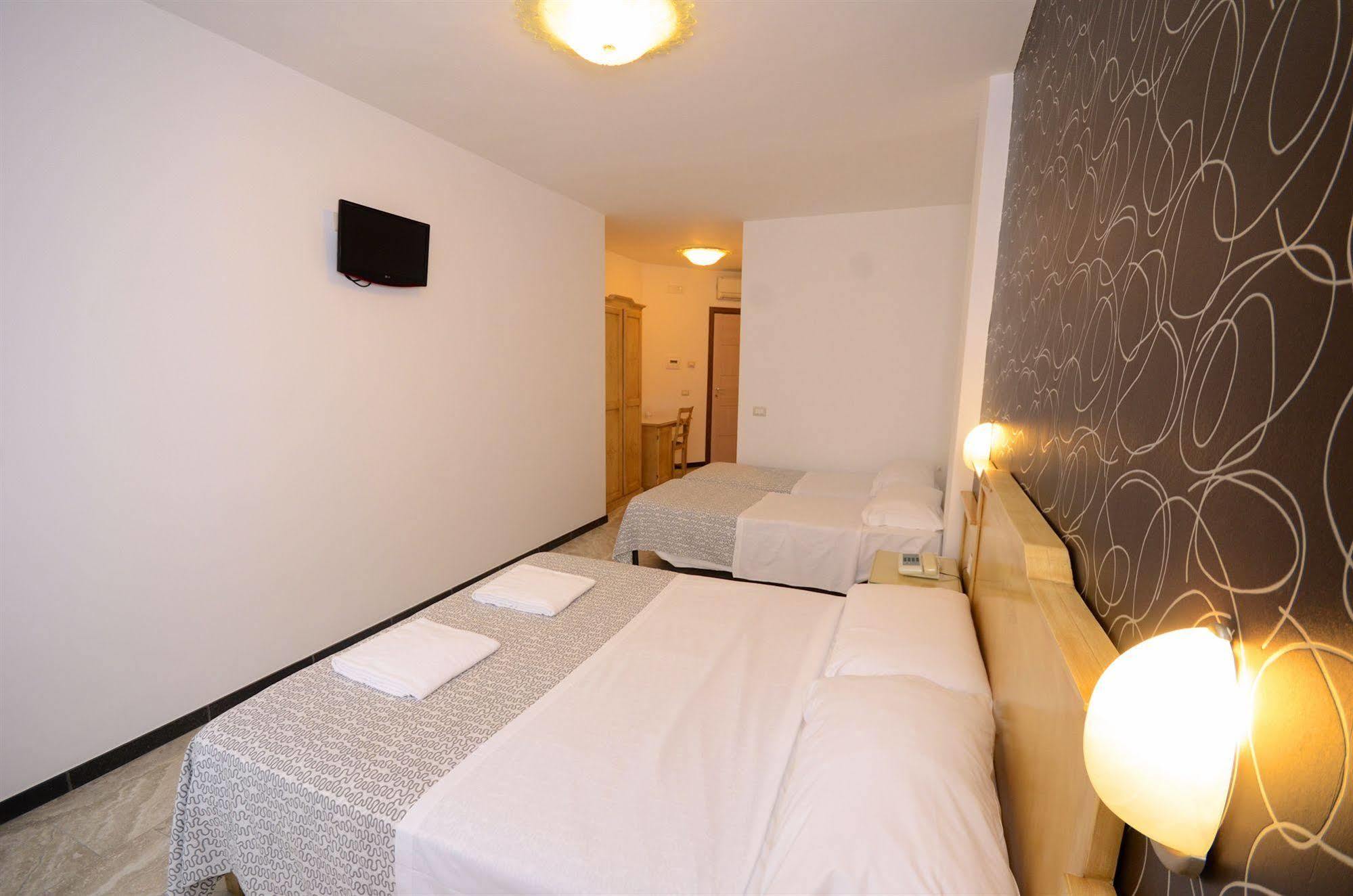 Hotel Clinton Casoria Eksteriør bilde